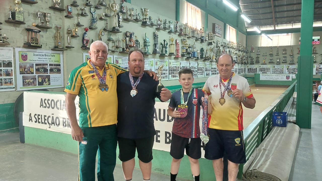 Atletas e praticantes das modalidades da CBZPR